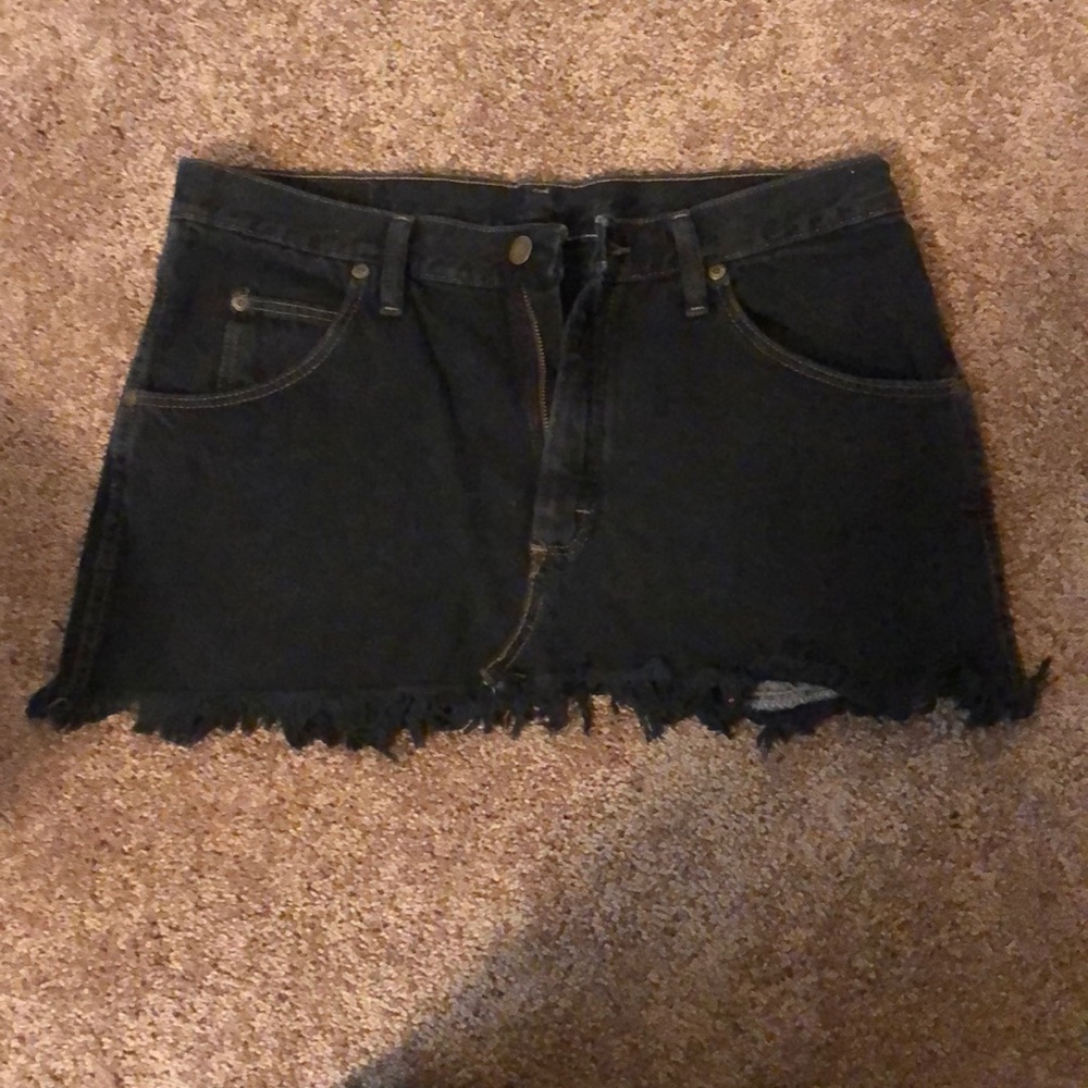 Levi’s Plain Black Skirt
